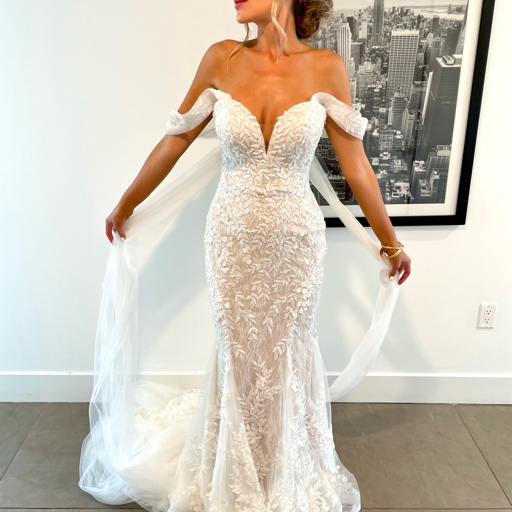 GORGEOUS & BRAND NEW Martina Liana dress.